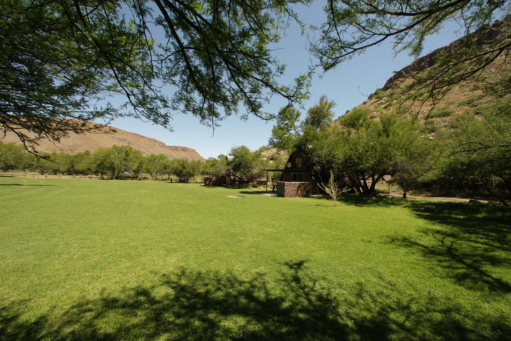 ボーフォート・ウェスト Ko Ka Tsara Bush Campヴィラ エクステリア 写真